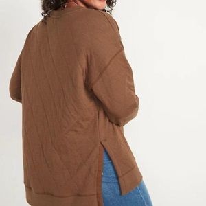 Old Navy | Split Hem Quilted Crew Neck Sweatshirt